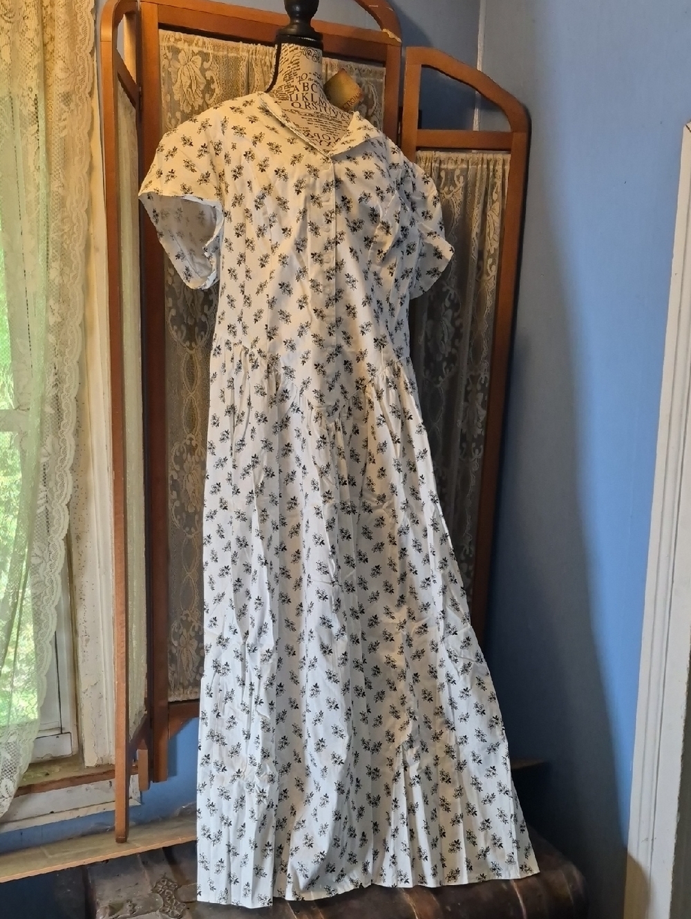 Recollections White Maxi Dress with Black Floral Print XL